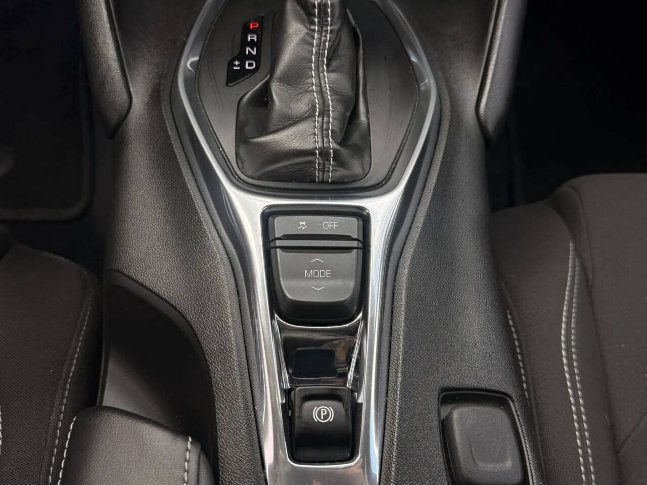 Used 2017 Chevrolet Camaro LT RWD image 10