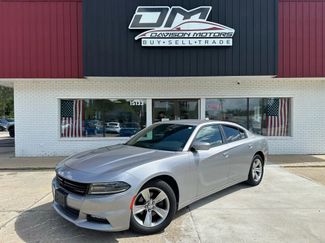 Used 2016 Dodge Charger SXT image 1
