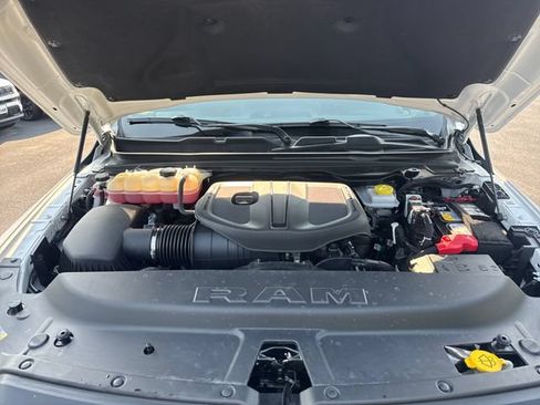 Used 2025 RAM 1500 Warlock AWD/4WD image 15