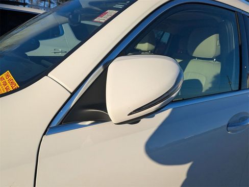 Used 2022 Mercedes-Benz GLB 250 4MATIC image 4