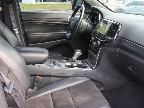 Used 2022 Jeep Grand Cherokee Laredo X AWD/4WD image 16
