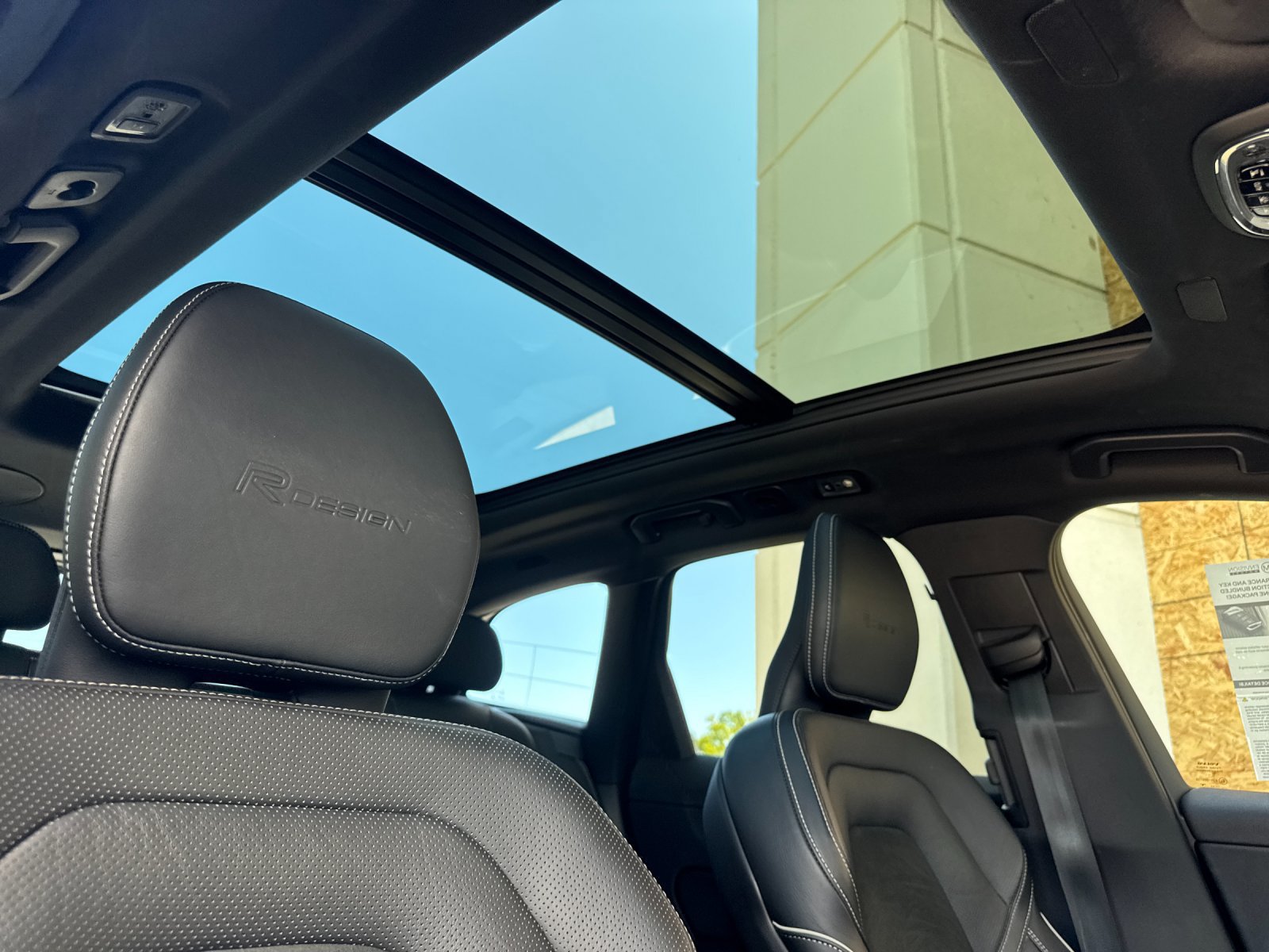 Used 2019 Volvo XC60 T8 R-Design w/ Advanced Package AWD/4WD image 16
