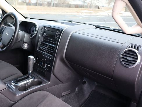 Used 2010 Ford Explorer Sport Trac XLT image 17