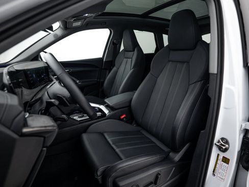 Used 2025 Audi Q5 Premium Plus w/ Premium Plus AWD/4WD image 16