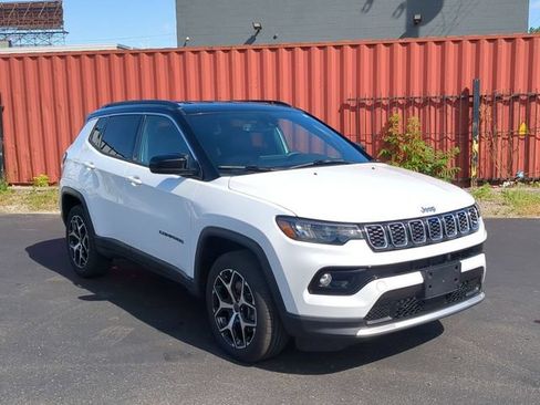 Used 2025 Jeep Compass Limited AWD/4WD image 8