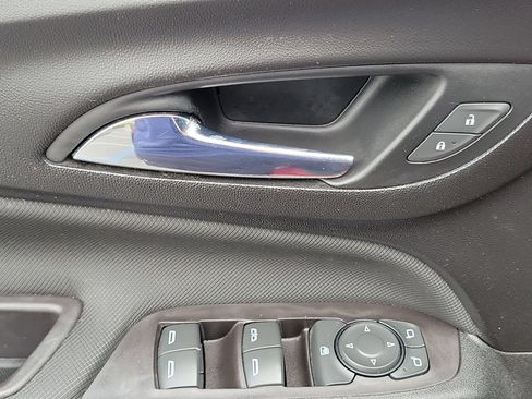 Used 2022 Chevrolet Equinox RS FWD image 12