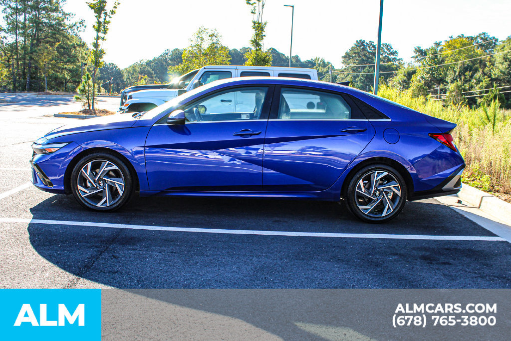 Used 2025 Hyundai Elantra SEL FWD image 6