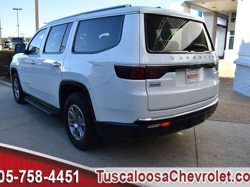 Used 2024 Jeep Wagoneer 4WD image 7