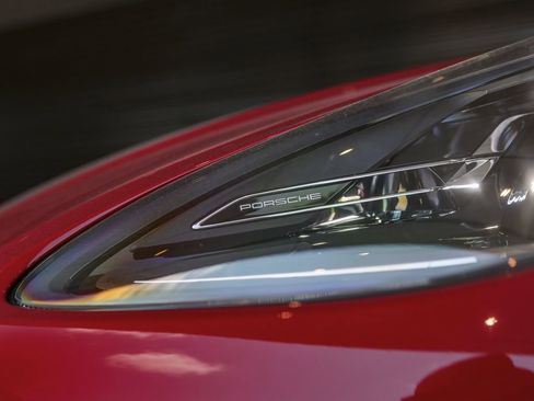 New 2026 Porsche Macan Turbo image 12