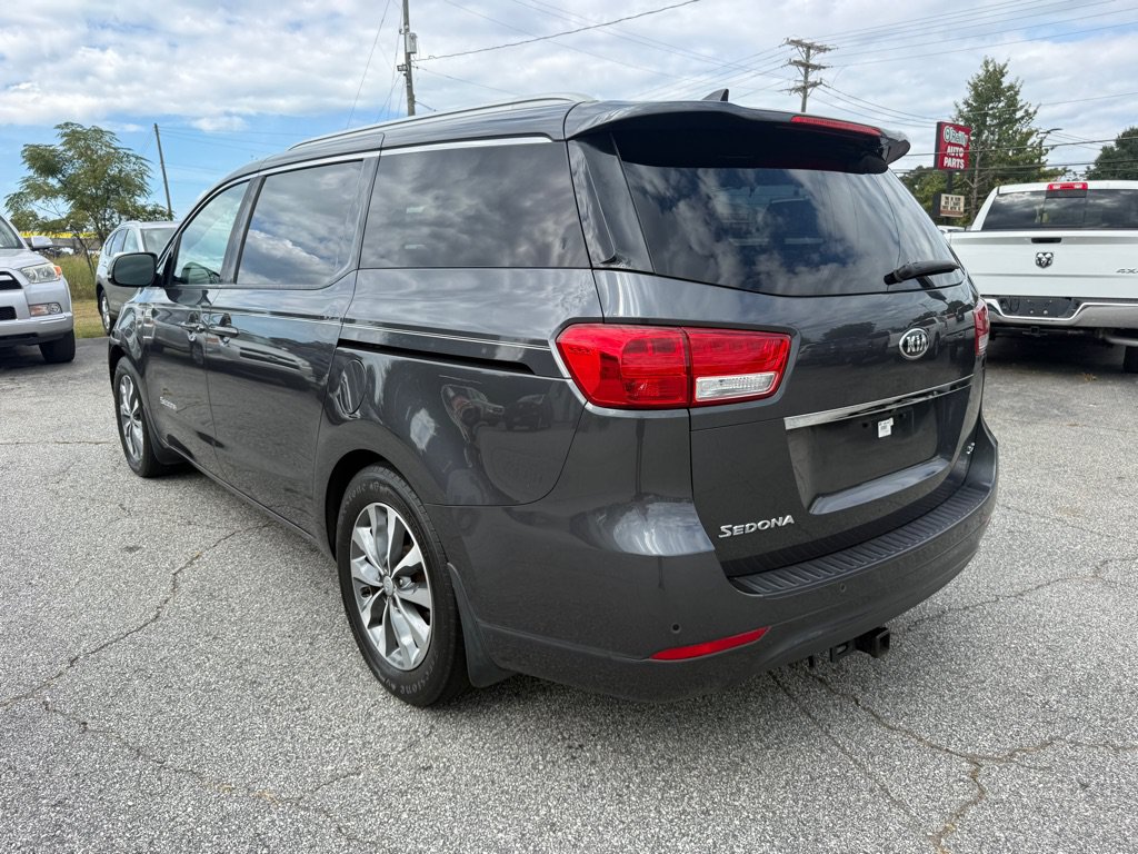 Used 2016 Kia Sedona SX FWD image 5