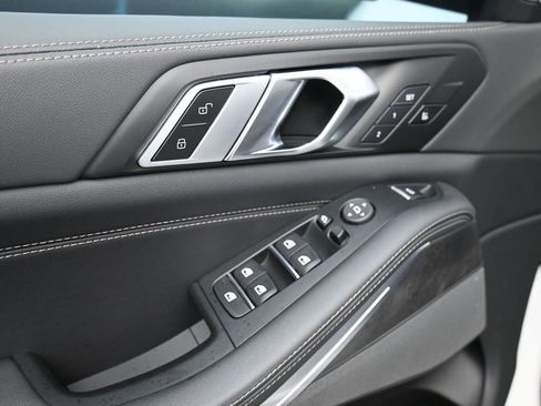 Used 2025 BMW X5 xDrive40i image 9