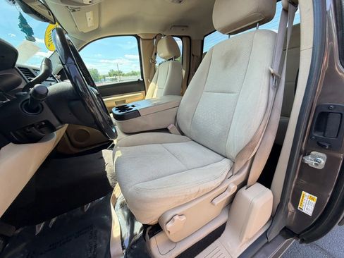 Used 2007 Chevrolet Silverado 1500 LT w/ 1LT Convenience Package RWD image 17