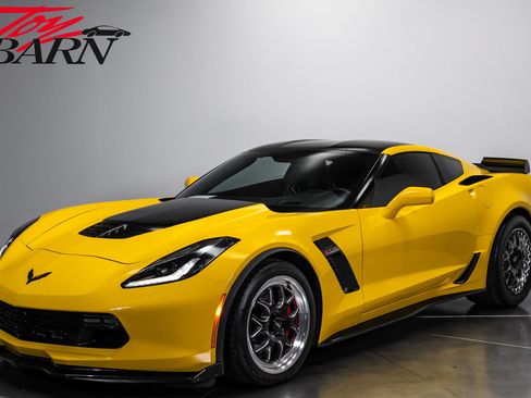 Used 2015 Chevrolet Corvette Z06 w/ 2LZ Preferred Equipment Group RWD image 9