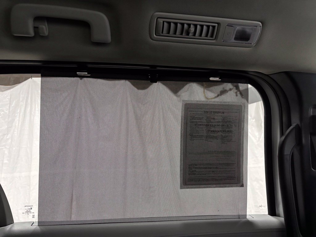 Used 2026 Toyota Sienna XLE FWD image 46