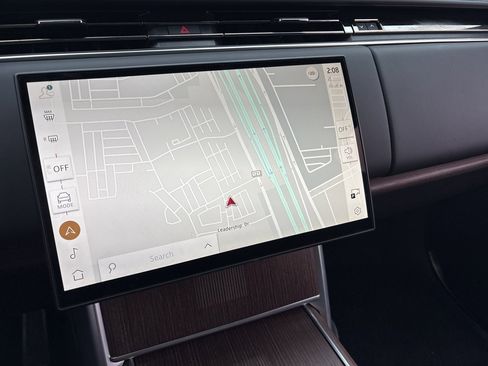 Used 2025 Land Rover Range Rover Long Wheelbase Autobiography image 22