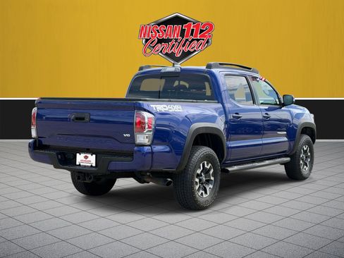 Used 2022 Toyota Tacoma TRD Off-Road w/ Technology Package AWD/4WD image 5