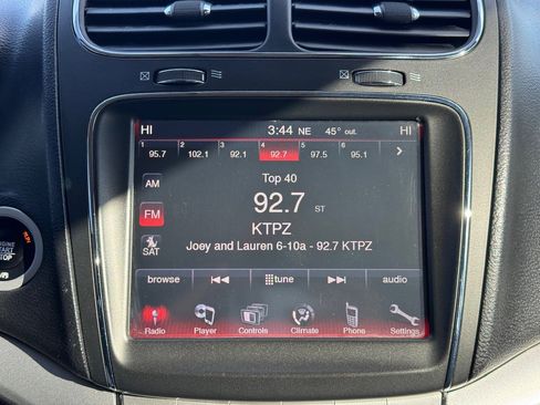 Used 2017 Dodge Journey SXT w/ Premium Group image 18