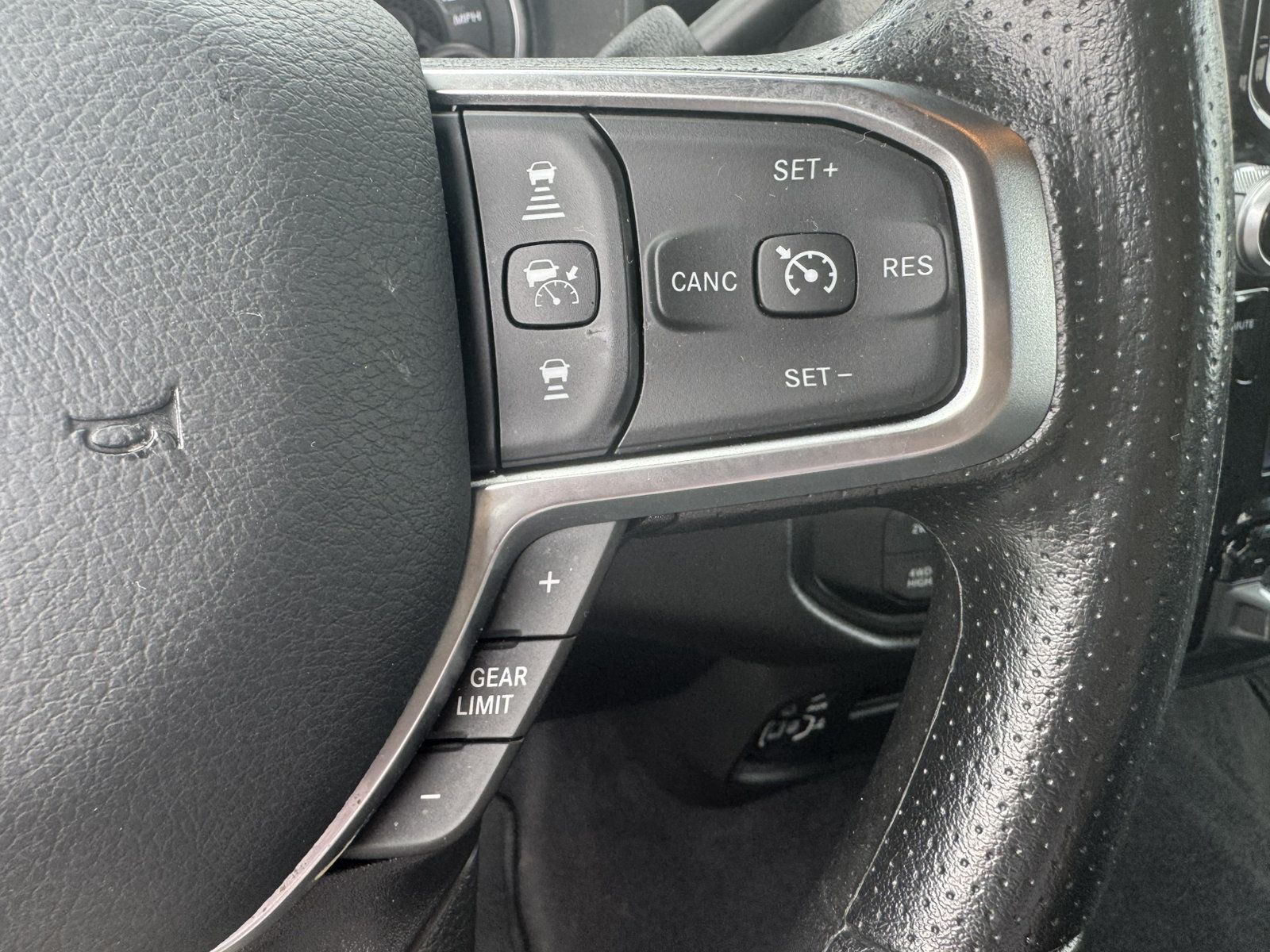 Certified 2025 RAM 2500 Tradesman AWD/4WD image 31