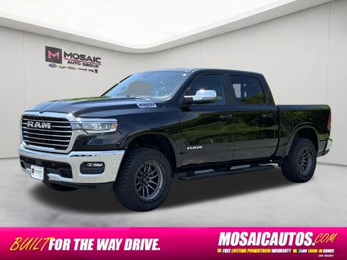Used 2025 RAM 1500 Laramie AWD/4WD image 3