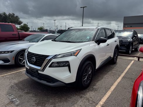 Used 2023 Nissan Rogue S FWD image 2