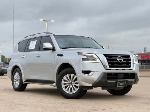 Certified 2022 Nissan Armada SV RWD image 2