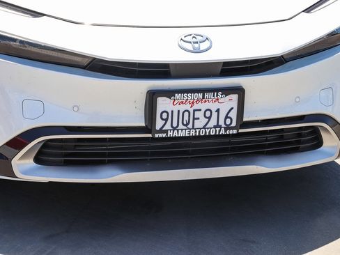 Used 2025 Toyota Prius Plug-In Hybrid FWD image 11