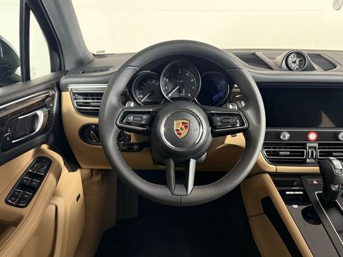 New 2026 Porsche Macan image 22