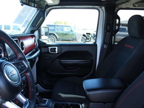 Used 2022 Jeep Wrangler Unlimited Rubicon w/ LED Lighting Group AWD/4WD image 46
