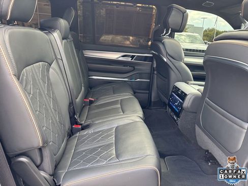 Used 2023 Jeep Grand Wagoneer Series III AWD/4WD image 48