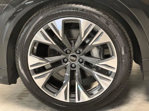 New 2026 Audi Q8 Premium Plus image 25