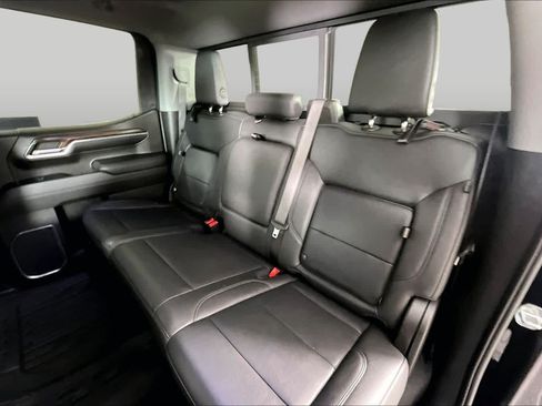 Used 2023 GMC Sierra 1500 SLT w/ SLT Premium Plus Package RWD image 18