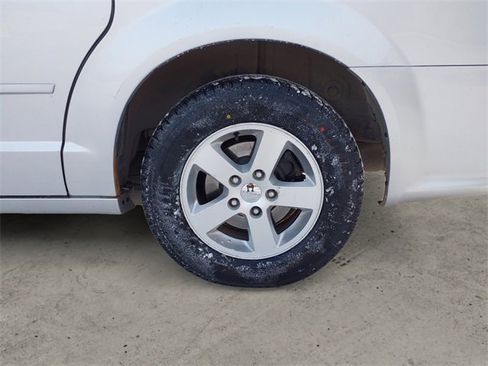 Used 2012 Dodge Grand Caravan SE image 14