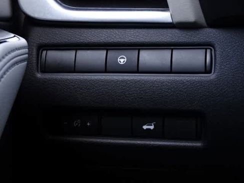 Used 2021 Nissan Rogue SL image 40