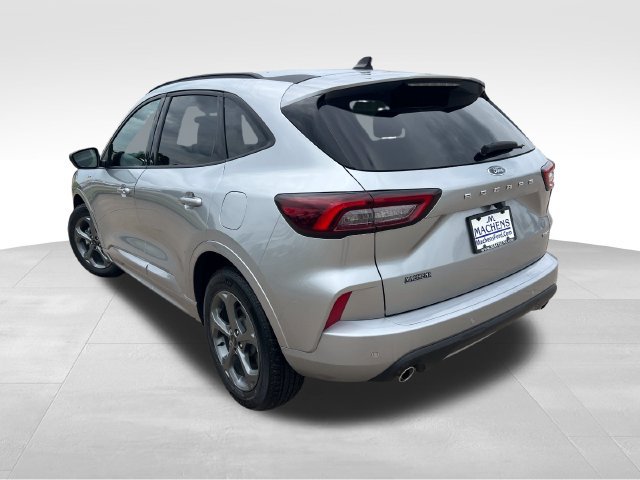 Used 2023 Ford Escape ST-Line w/ Tech Pack #1 AWD/4WD image 4