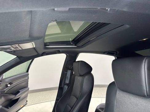 Used 2021 Honda Accord Sport image 2