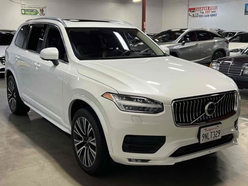 Used 2021 Volvo XC90 T5 Momentum w/ Advanced Package image 3