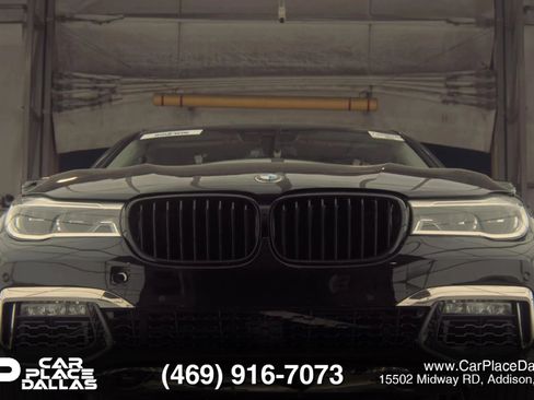 Used 2018 BMW 750i image 2