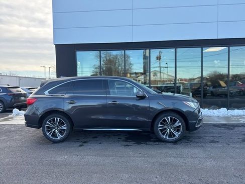 Used 2019 Acura MDX w/ Technology & Entertainment image 2