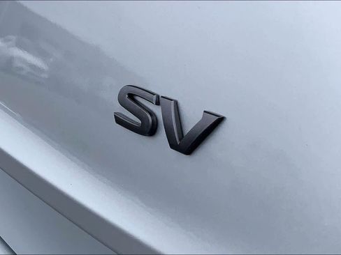 Used 2024 Nissan Rogue SV image 10