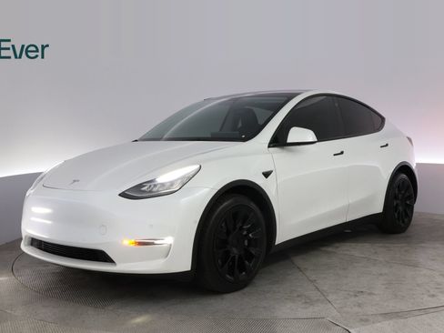 Used 2021 Tesla Model Y Long Range AWD/4WD image 2