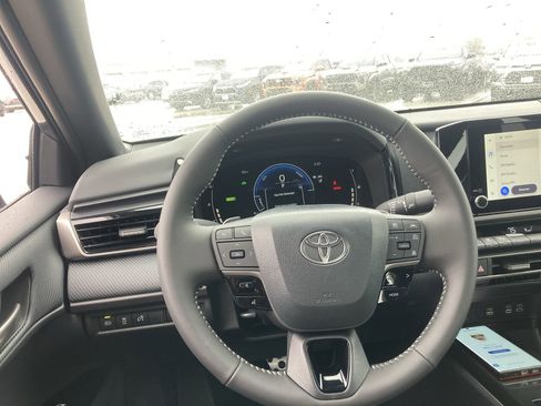 Used 2026 Toyota Camry SE image 11