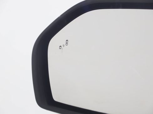 Used 2021 Ford Explorer XLT image 23