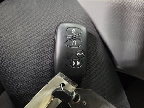 Used 2023 Toyota Corolla Cross LE AWD/4WD image 19