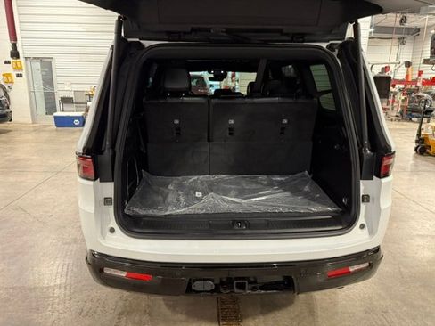 Used 2023 Jeep Wagoneer Series II AWD/4WD image 33