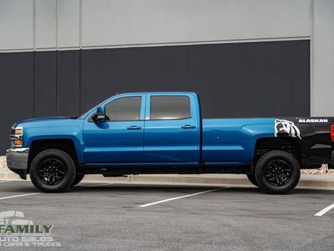 Used 2018 Chevrolet Silverado 3500 W/T image 4