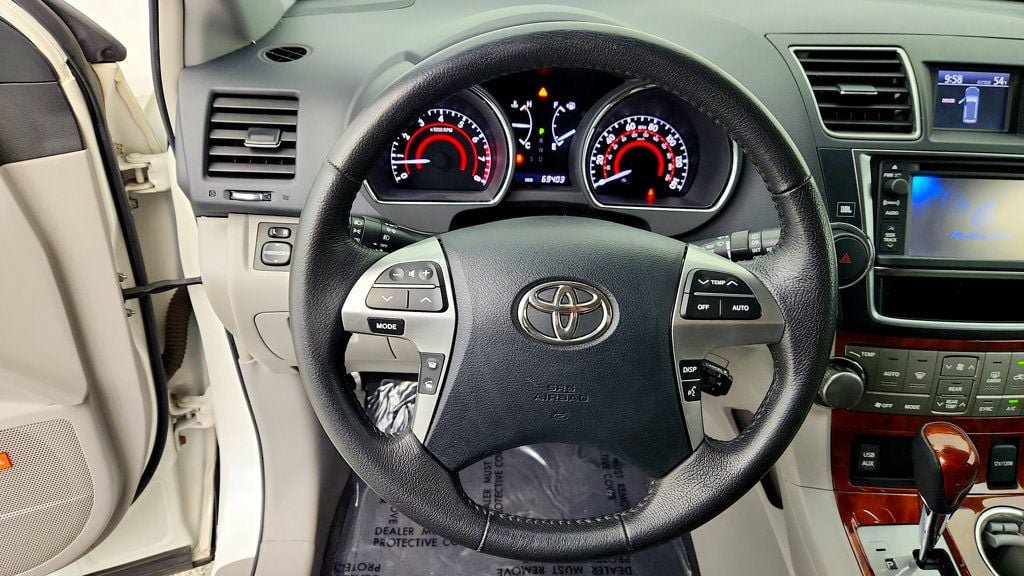 Used 2013 Toyota Highlander Limited FWD image 14