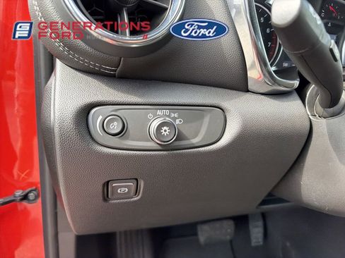 Used 2025 Chevrolet Blazer LT image 19