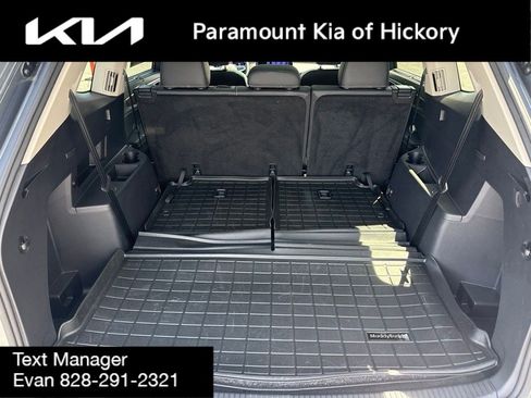 Used 2025 Volkswagen Atlas SEL AWD/4WD image 12