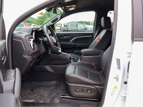 Used 2023 Chevrolet Colorado Z71 w/ Z71 Convenience Package 2 AWD/4WD image 8