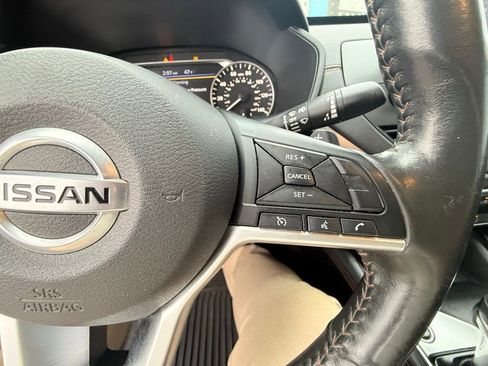 Used 2022 Nissan Altima 2.5 SR image 2